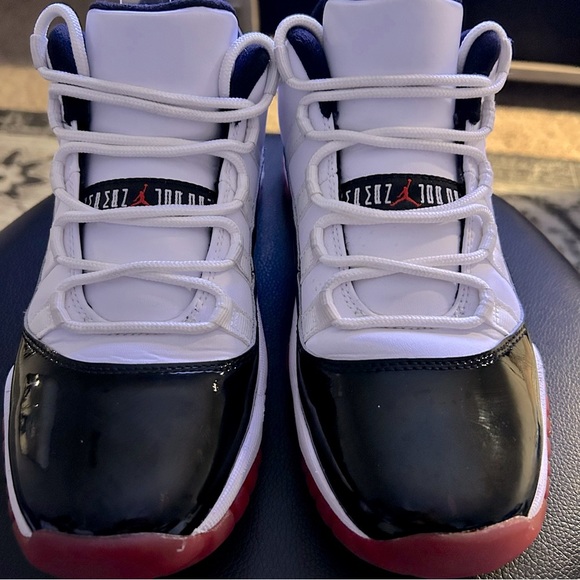 Jordan 11 Retro Low Concord Bred | 7Y (GS) | wht blk red | Good Condition - Picture 3 of 11